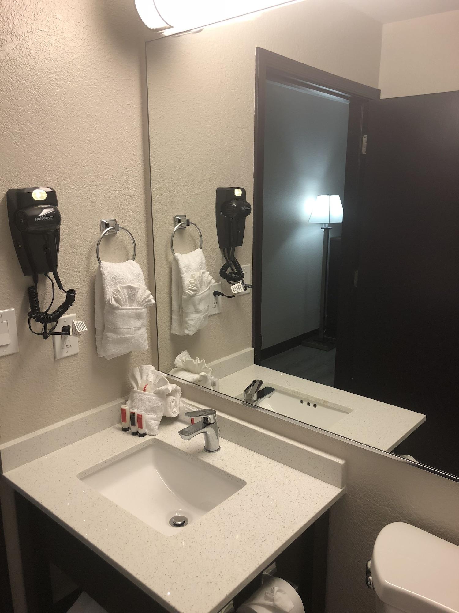 Baymont By Wyndham Phoenix I-10 Near 51St Ave מראה חיצוני תמונה