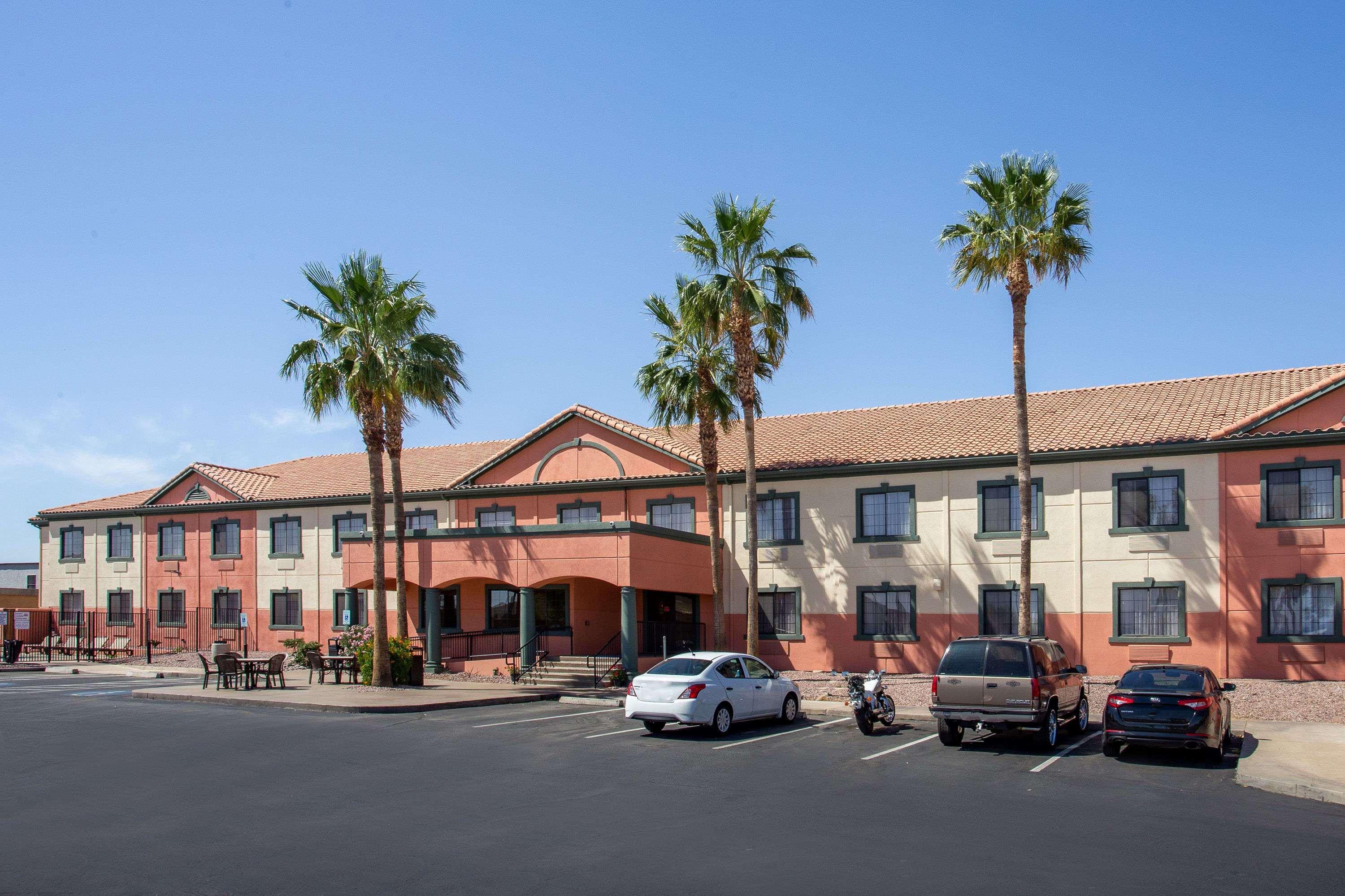 Baymont By Wyndham Phoenix I-10 Near 51St Ave מראה חיצוני תמונה