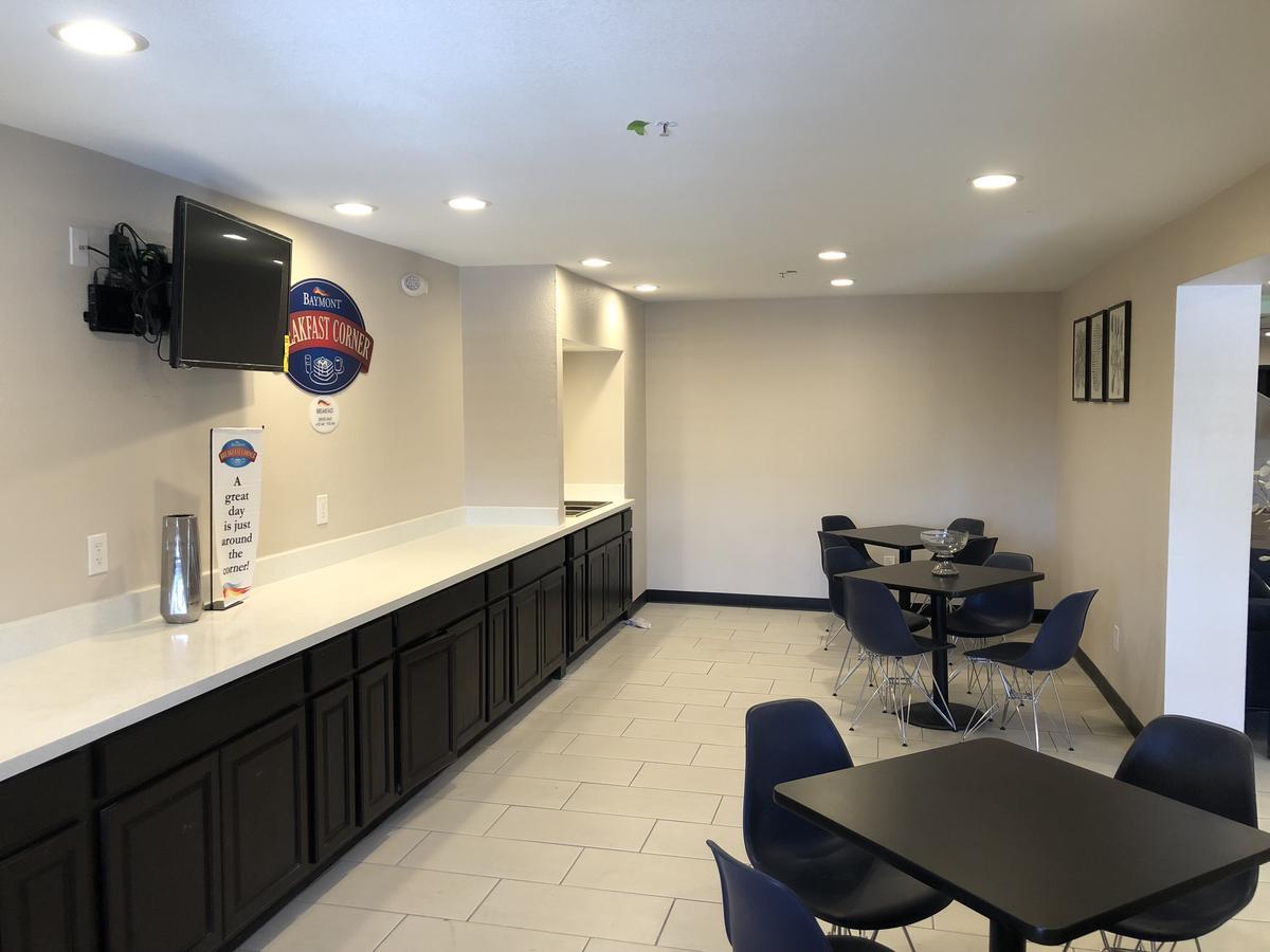 Baymont By Wyndham Phoenix I-10 Near 51St Ave מראה חיצוני תמונה