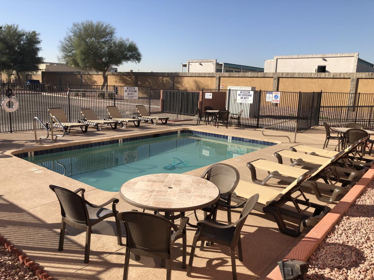 Baymont By Wyndham Phoenix I-10 Near 51St Ave מראה חיצוני תמונה