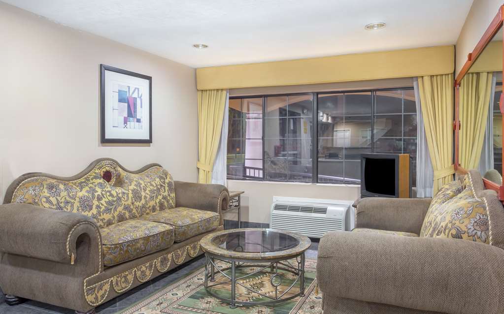 Baymont By Wyndham Phoenix I-10 Near 51St Ave מראה פנימי תמונה