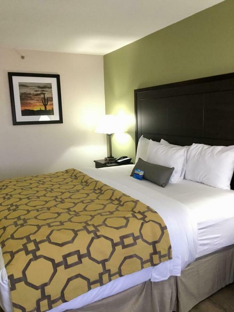 Baymont By Wyndham Phoenix I-10 Near 51St Ave מראה חיצוני תמונה